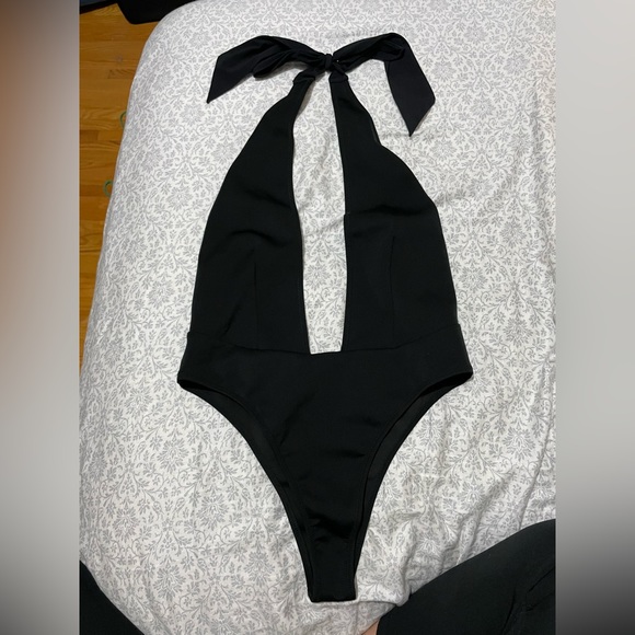 Kendall & Kylie Extreme plunge bathing suit - Picture 2 of 6